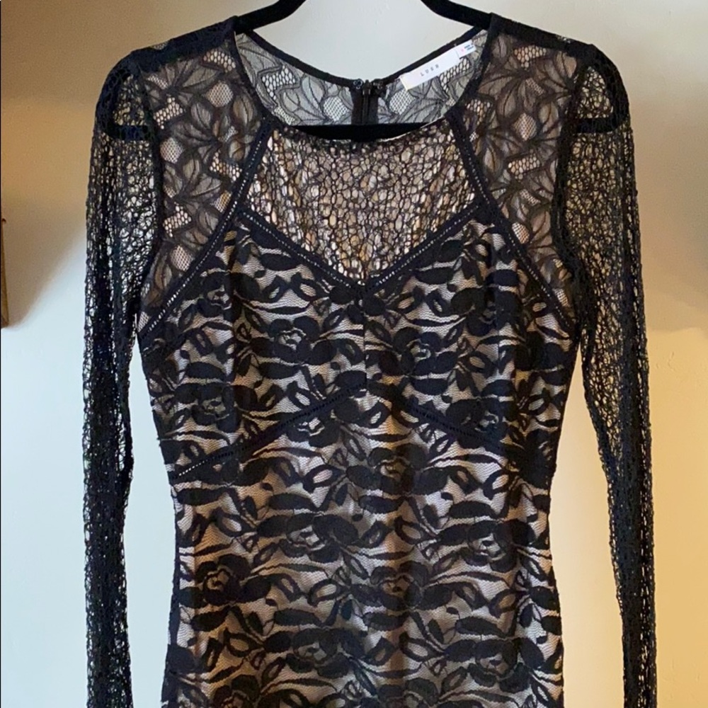 Lace Dress - Picture 4 of 5